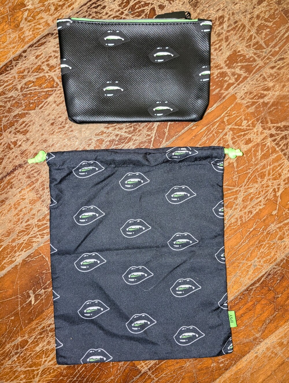 ✨FREE with purchase✨Set of 2 Ipsy makeup bags